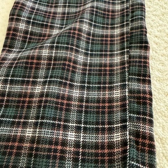 American Eagle Super Hi-Rise Irish Plaid Trouser Size 6 - Picture 3 of 7